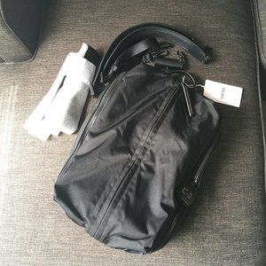 EUC Caraa Studio 2 Large Backpack Black w/Gunmetal